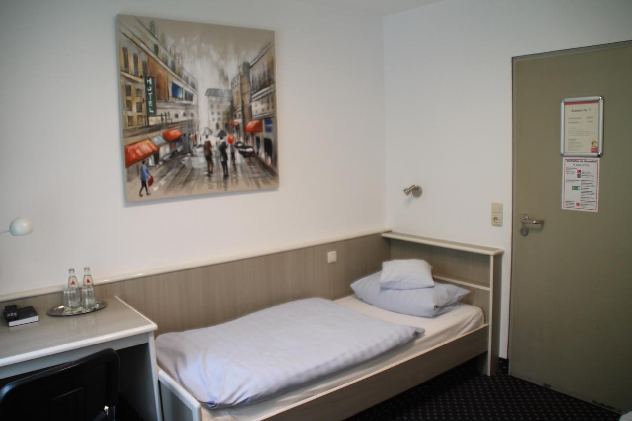 Autobahn Motel Siegerland Ost 지겐 외부 사진